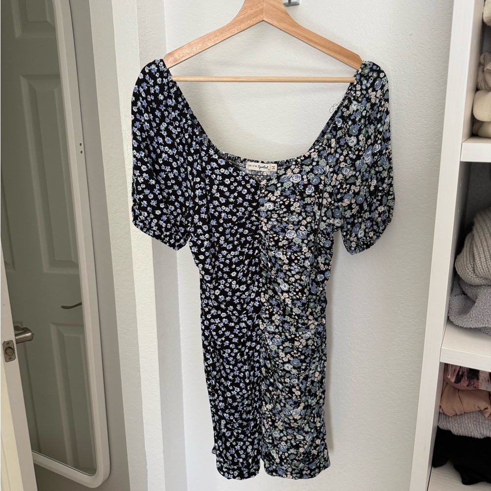 Chic Floral Mini Dress in Black and Blue